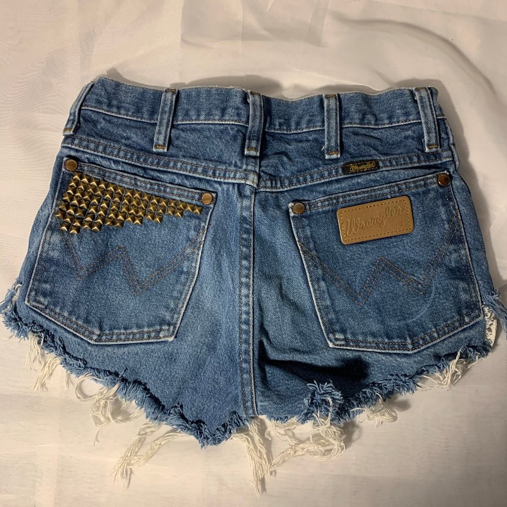 Wrangler cutoff high waisted shorts.